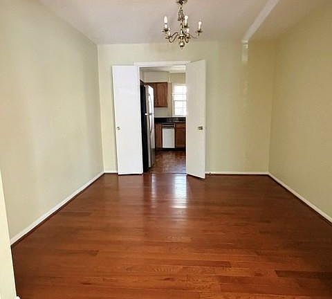 4th image of 10252 Friendship Ct