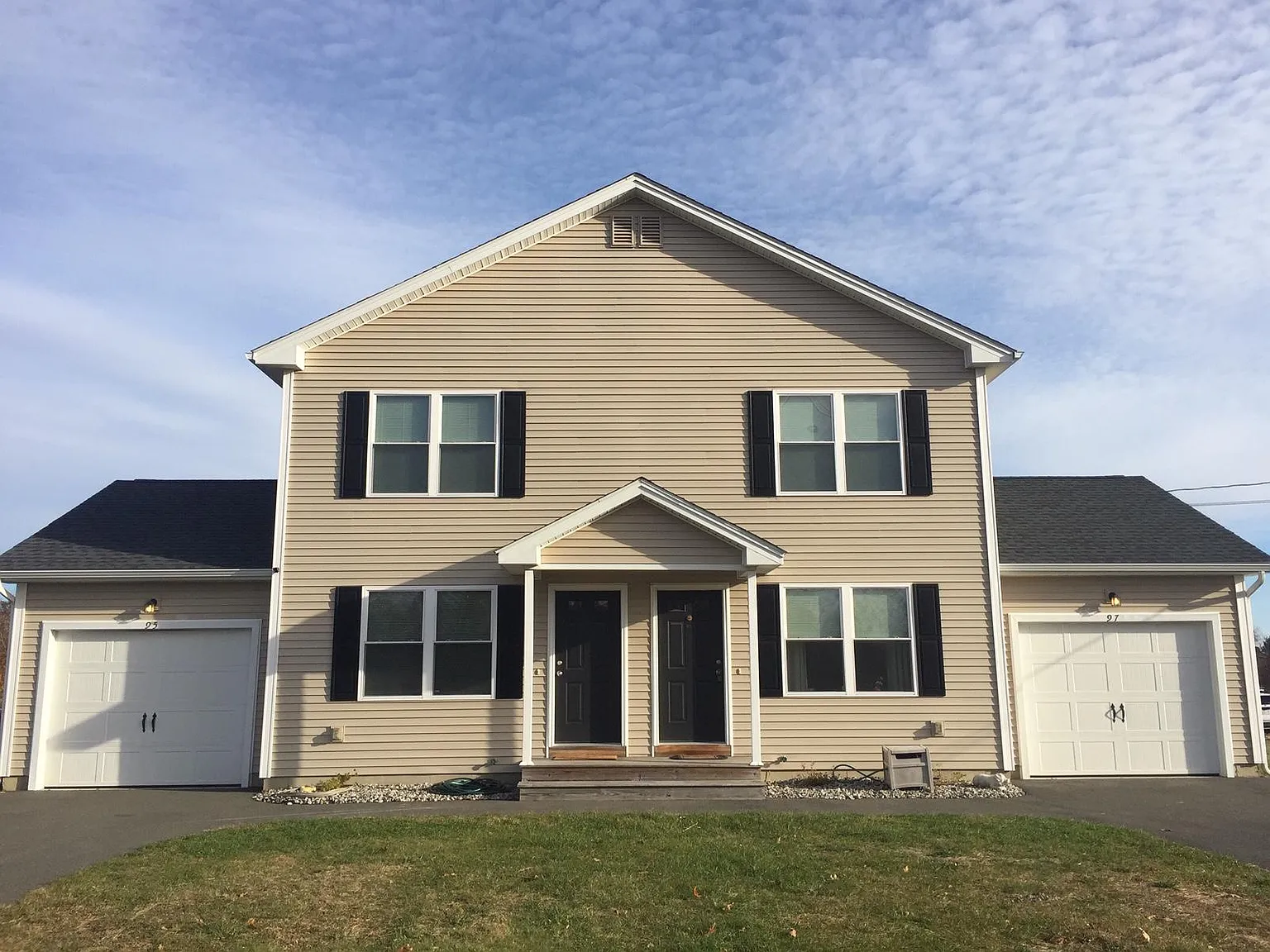 3 bed, 1.5 bath, 1280 sqft, $2,250 — Photo 2