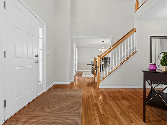 3rd image of 105 Village Dr