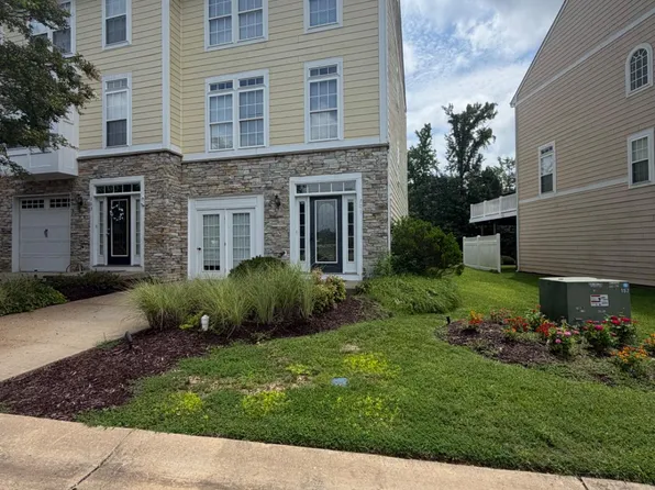 701 Monroe Point Dr, Colonial Beach, VA 22443