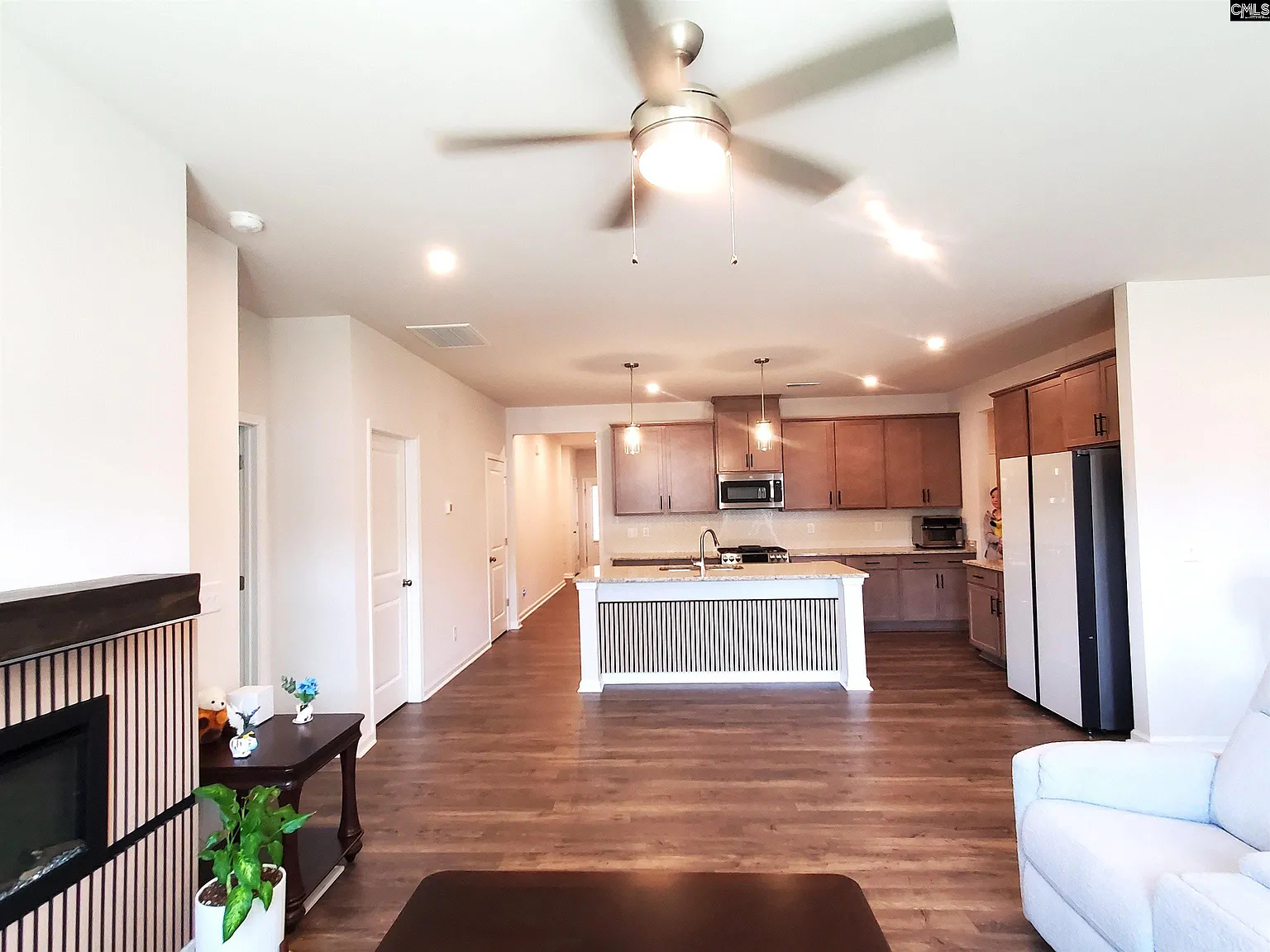 4 bed, 2653 sqft, $2,800 — Photo 3