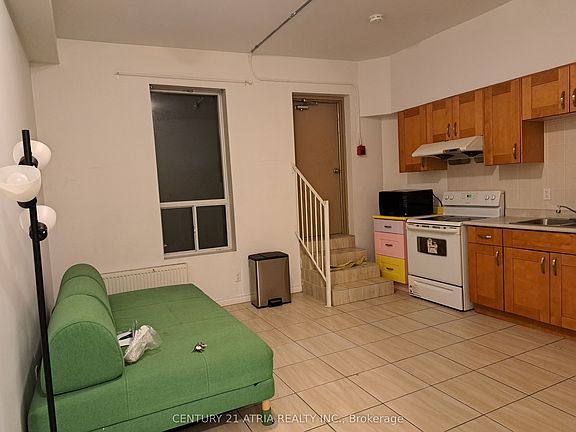 2nd image of 366 College St #302