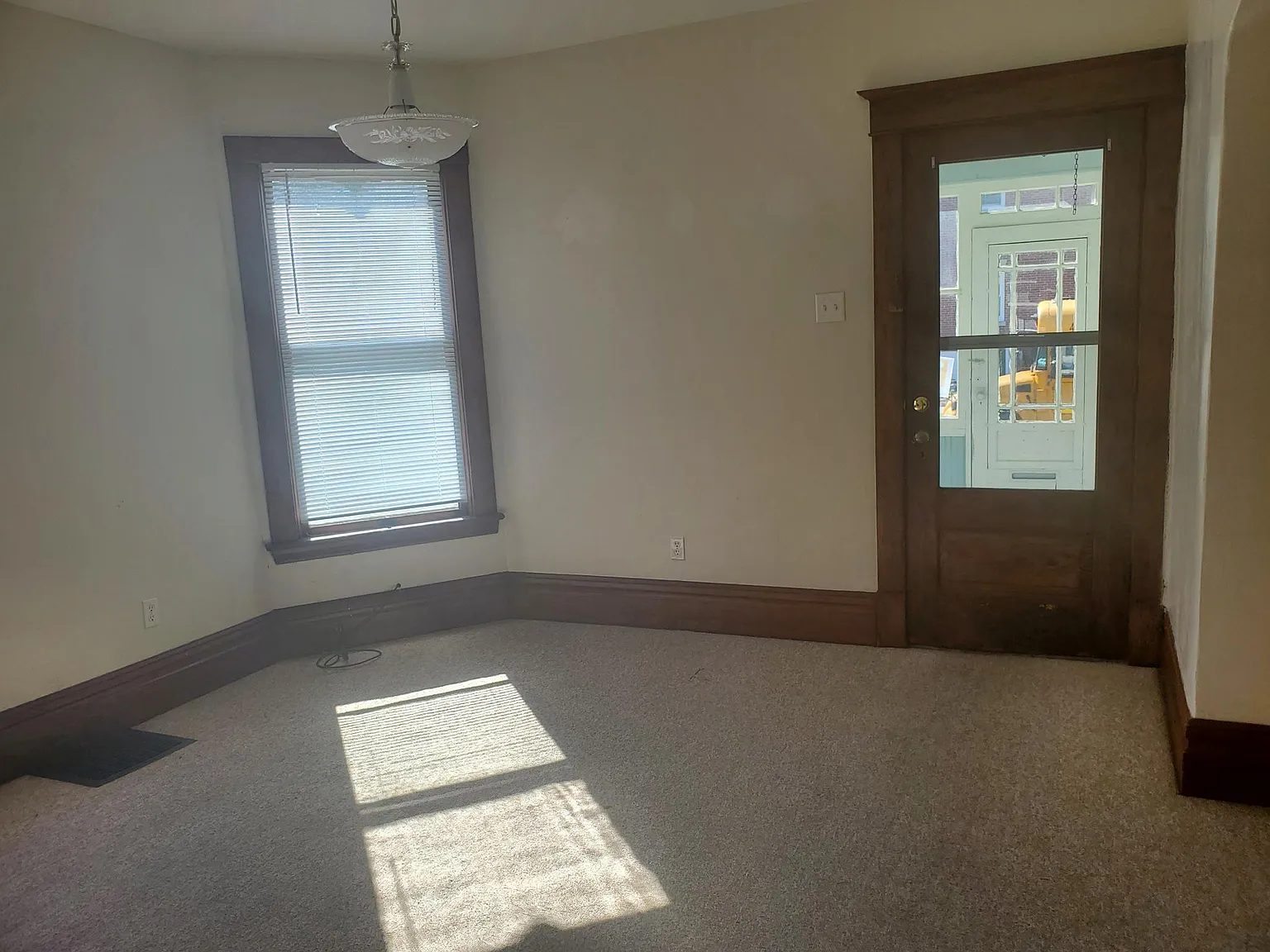 2 bed, 1100 sqft, $1,500 — Photo 3
