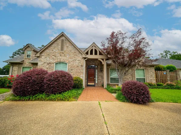 1616 Alta Vista Cir, Magnolia, AR 71753
