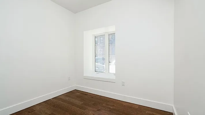 Rented by Nooklyn NYC LLC | media 52