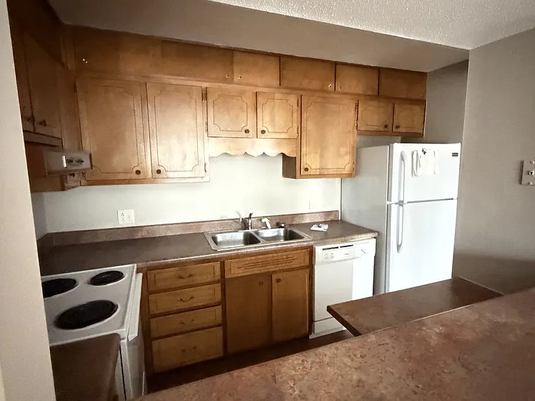 222 N Haworth Ave — Photo 5