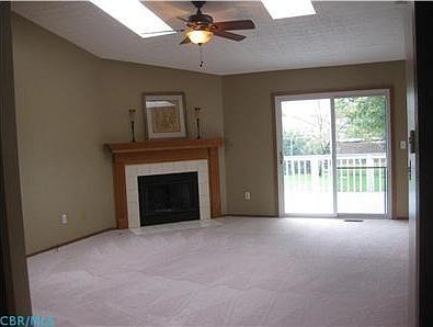 3rd image of 738 Wallinger Dr