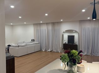 (Undisclosed Address), Canoga Park, CA 91304