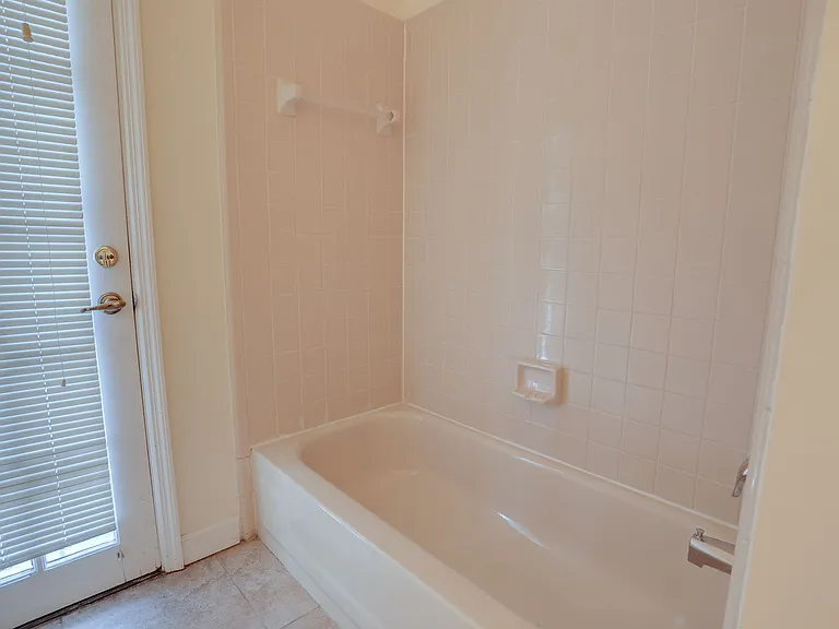 5212 Abelia Dr — Photo 23