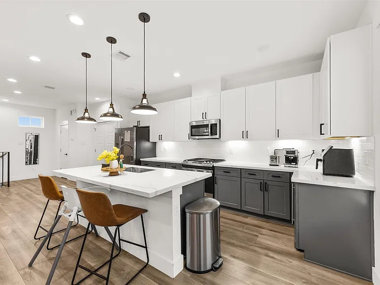 2056 Johanna Dr #D — Photo 10