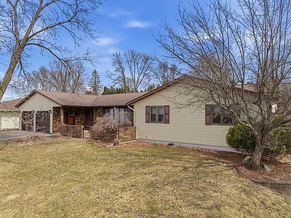 3rd image of 1307 N WOOD AVENUE