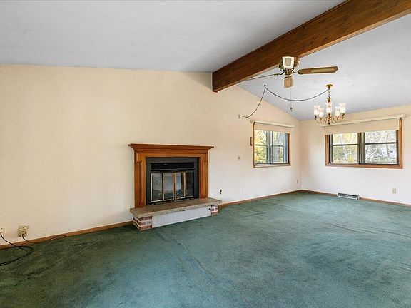 3rd image of 2380 Blue Grass Ln