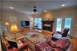 4th image of 1002 Countrywood Dr