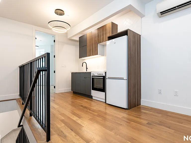 156 Martense St #1G — Photo 1