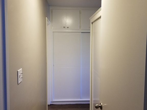 3rd image of 865 W Huntington Dr APT 9