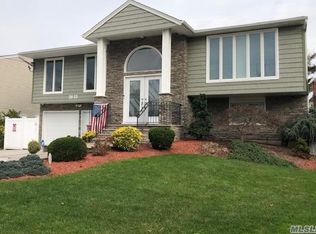 2853 Len Dr, Bellmore, NY 11710