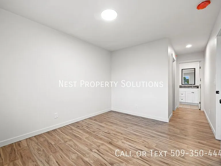 215 S 1st St #4 — Photo 47