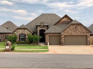 1004 Samantha Ln, Moore, OK 73160
