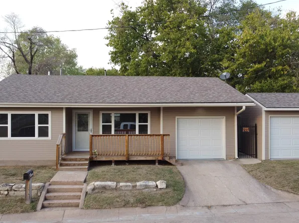 117 W 18th St, Wellington, KS 67152