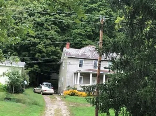 472 Muskingum Dr, Marietta, OH 45750