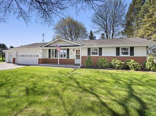 7704 Salisbury Rd, West Bend, WI 53090