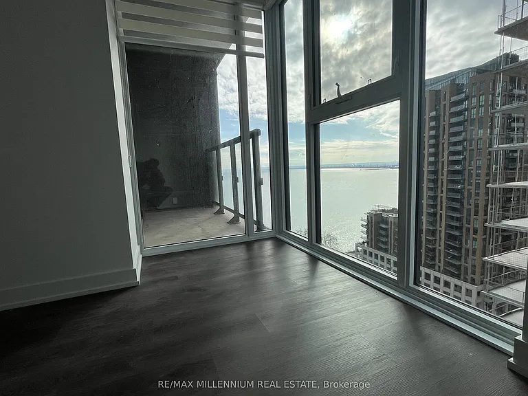 370 Martha St #1608 — Photo 25