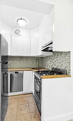 4th image of 103 E 97th St #3R