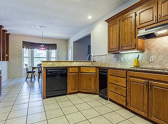 5th image of 1060 Brittany Ct