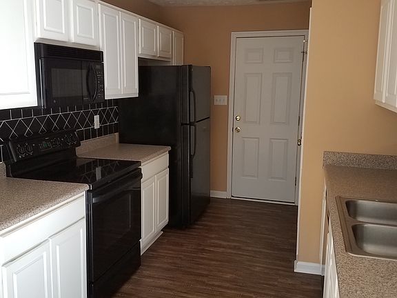 2nd image of 469 Northwoods Dr