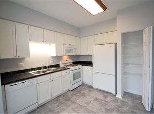 2728 Idaho Rd, Naperville, IL 60564