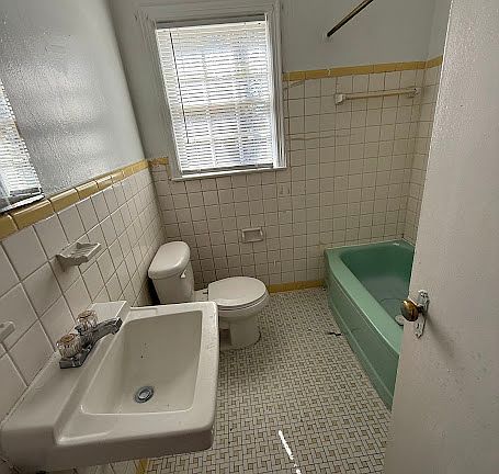 4th image of 756 Houston St