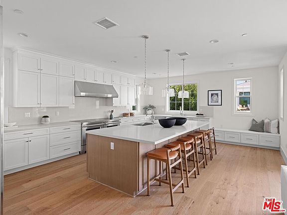 4th image of 11957 Modjeska Pl