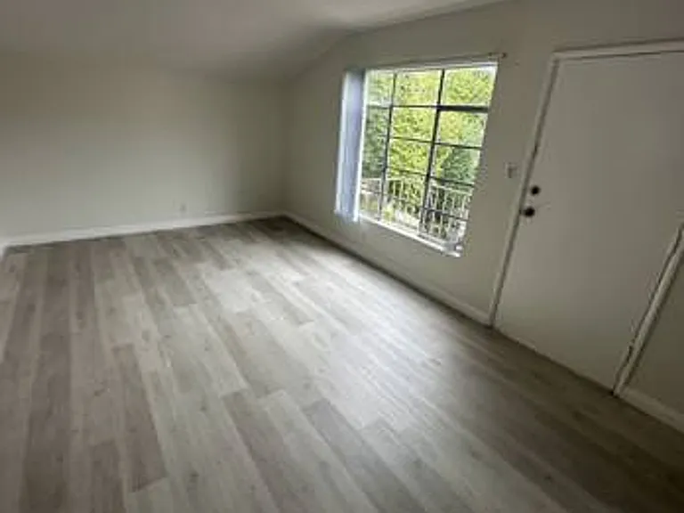 f7124 — Photo 19