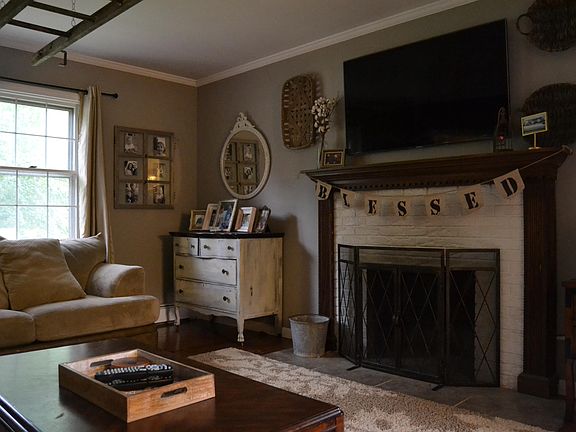 5th image of 19 Cedarwood Dr