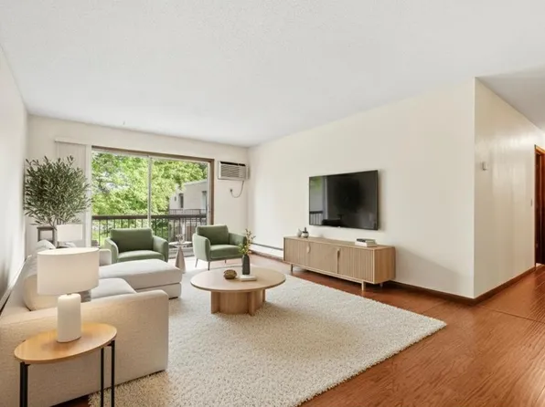 2801 Flag Ave N APT 314, New Hope, MN 55427