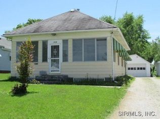 1018 Bell Pl, Hillsboro, IL 62049