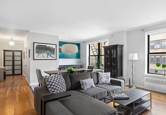 4th image of 315 Saint Johns Pl APT 4A