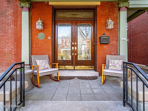 3rd image of 910 Cherokee Rd