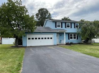 25 Hanson Cir, Henrietta, NY 14467