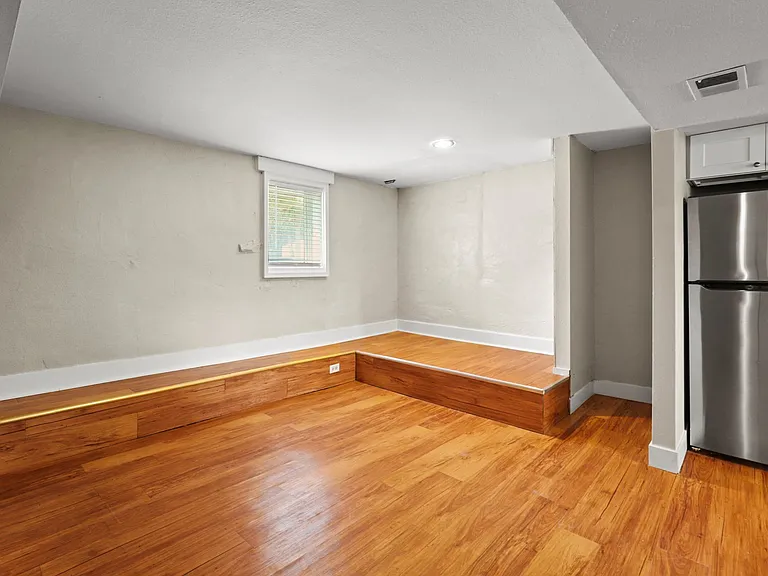 3004 Broadway St #1-3 — Photo 22