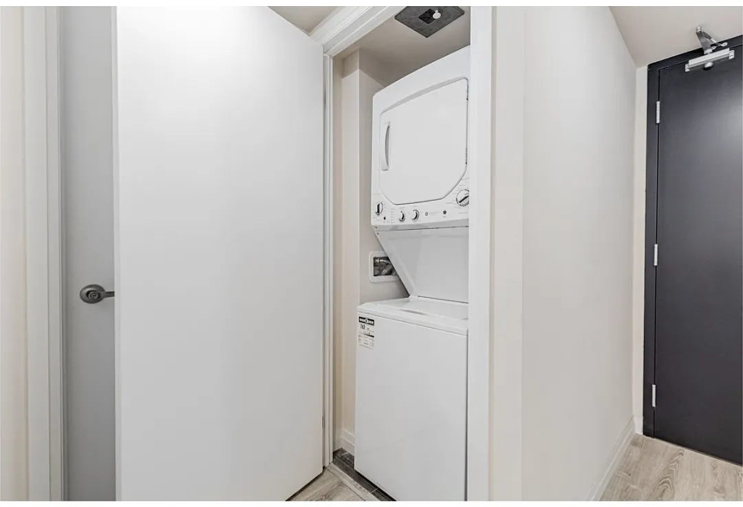 2152 Lawrence Ave E #704 photo 1