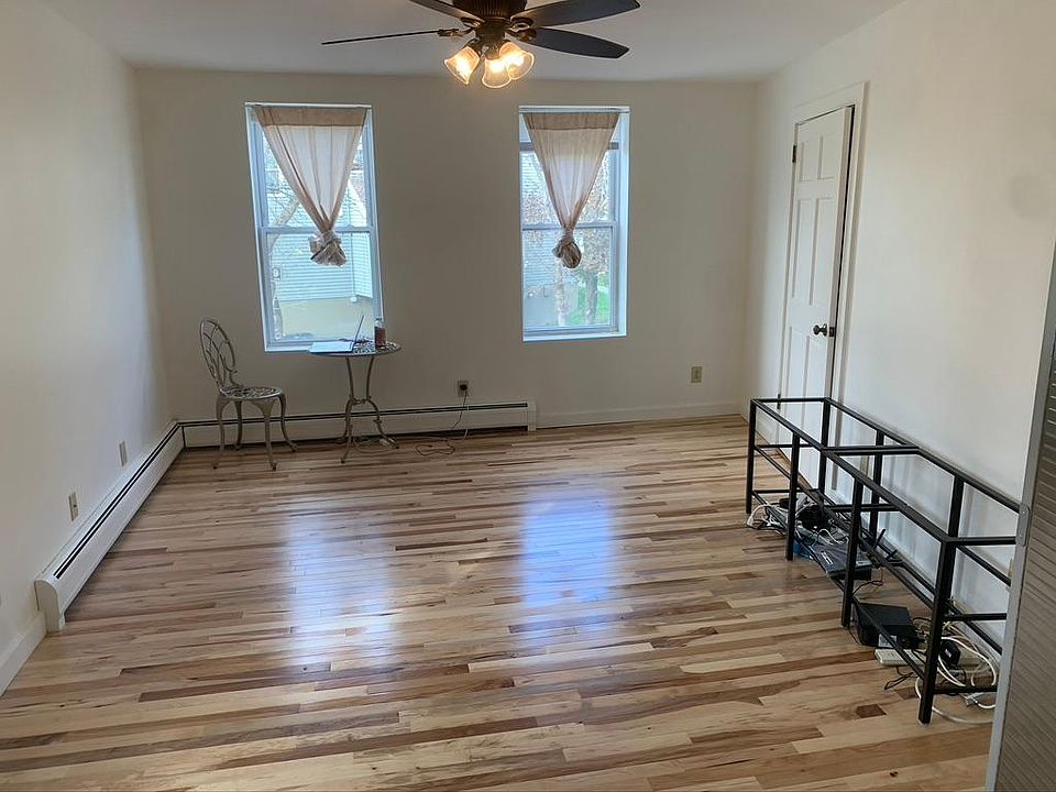 1st image of 40-42 S Front St #4