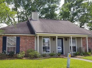 121 Gold Medal Dr, Lafayette, LA 70506