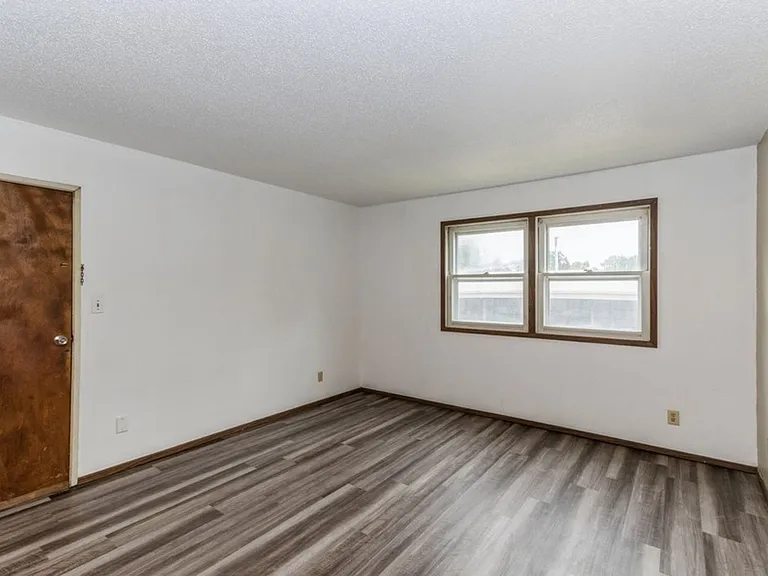 307 N Corn Street — Photo 16
