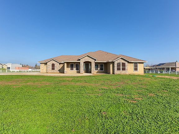 2nd image of 9991 Spring St