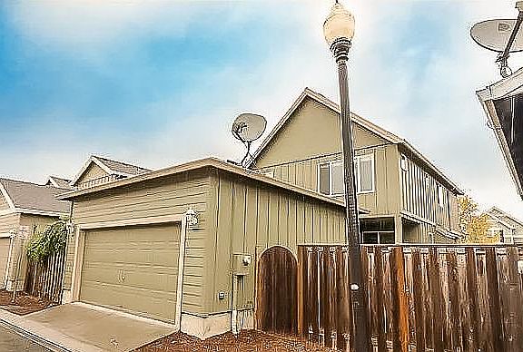 5th image of 4668 SE Teakwood St