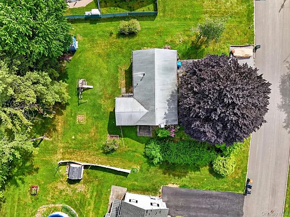 4th image of 12 Dwyer Lane