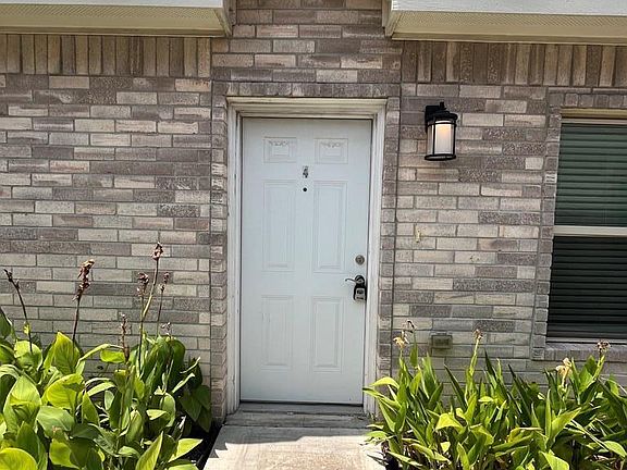 3rd image of 518 Carlisle Ave APT 4