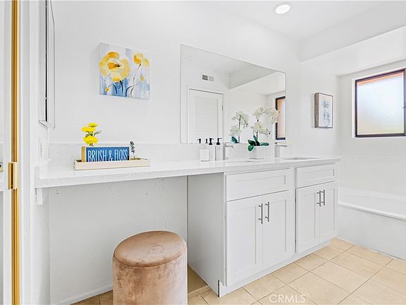 3rd image of 22811 Chardonnay Dr Unit 1
