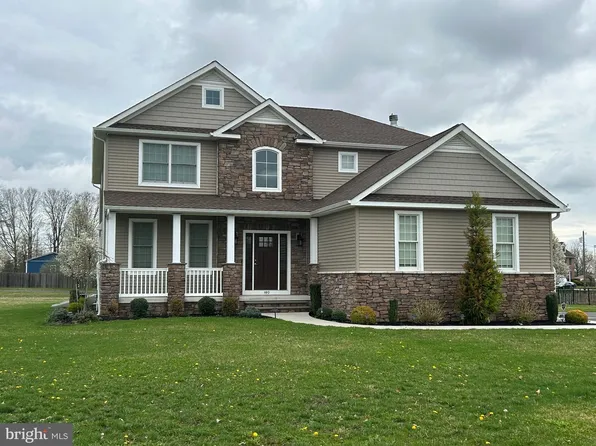 592 Walnut St, Hammonton, NJ 08037